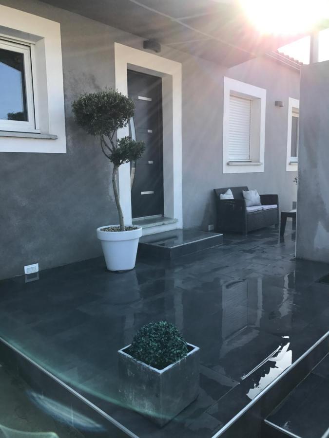 L'Oliveras Pezens Экстерьер фото